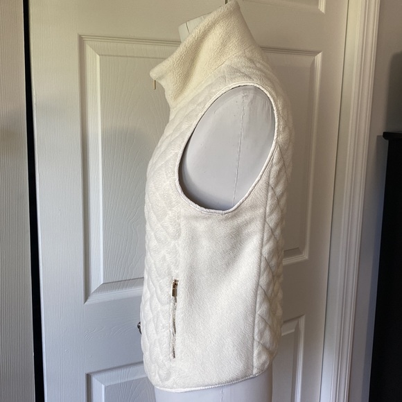 Abercrombie & Fitch Fleece Vest - Picture 3 of 12